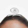 Ariana Grande X Swarovski Κλιπ για τα μαλλιά με κοπή μπαγκέτ, λευκό, επιμεταλλωμένο με ρόδιο Ariana Grande X Swarovski Κλιπ για τα μαλλιά με κοπή μπαγκέτ, λευκό, επιμεταλλωμένο με ρόδιο