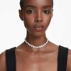 Ariana Grande X Swarovski Κολιέ τύπου choker με μικτή κοπή, κρυστάλλινα μαργαριτάρια, καρδιά, λευκό, επιροδιωμένο Ariana Grande X Swarovski Κολιέ τύπου choker με μικτή κοπή, κρυστάλλινα μαργαριτάρια, καρδιά, λευκό, επιροδιωμένο
